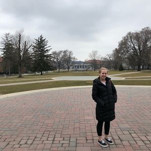 Meet your Posher, Leeann